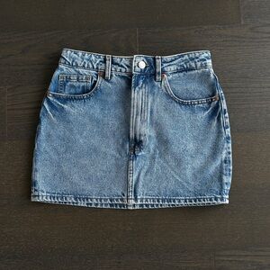 H&M mini jean skirt